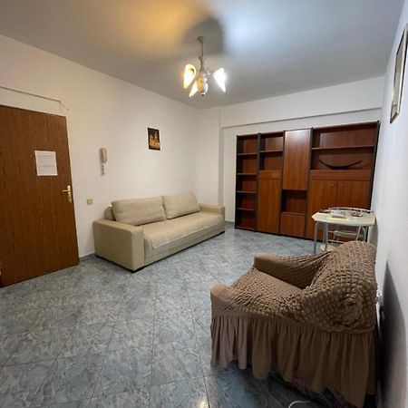 Luanaapartments #2 Otopeni Kültér fotó