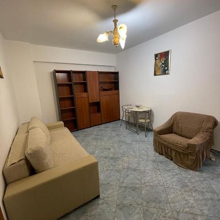 Luanaapartments #2 Otopeni Kültér fotó